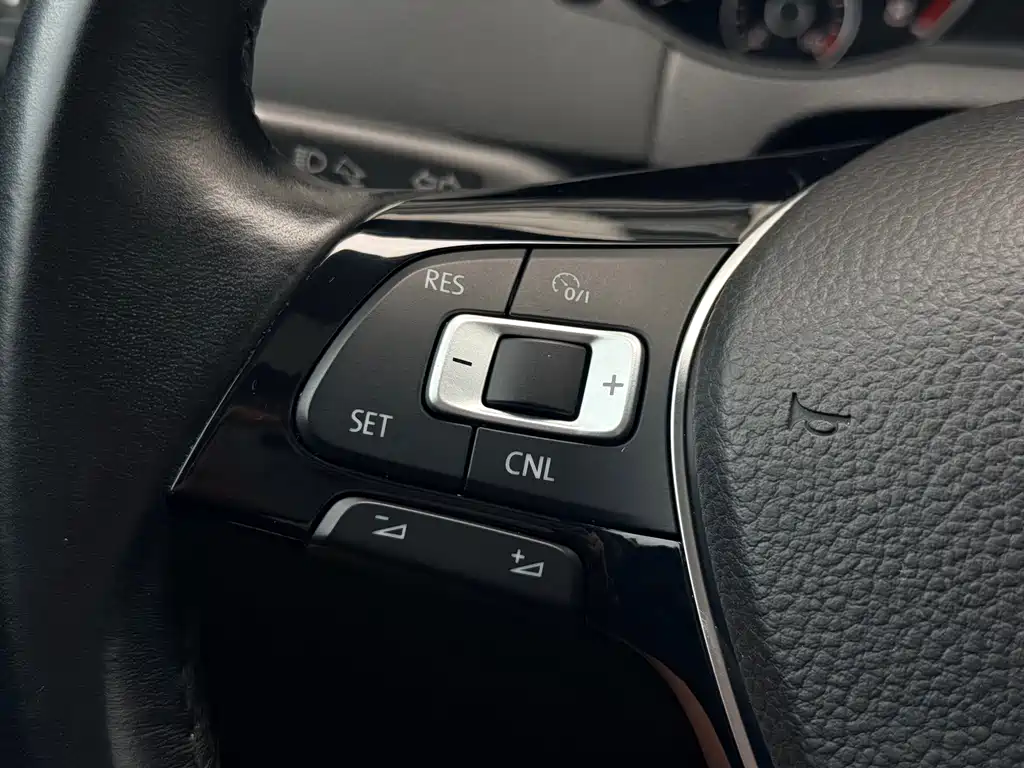 Volkswagen Sharan 2017 — фото 31