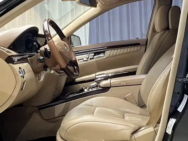 Mercedes-Benz S-Class 2012