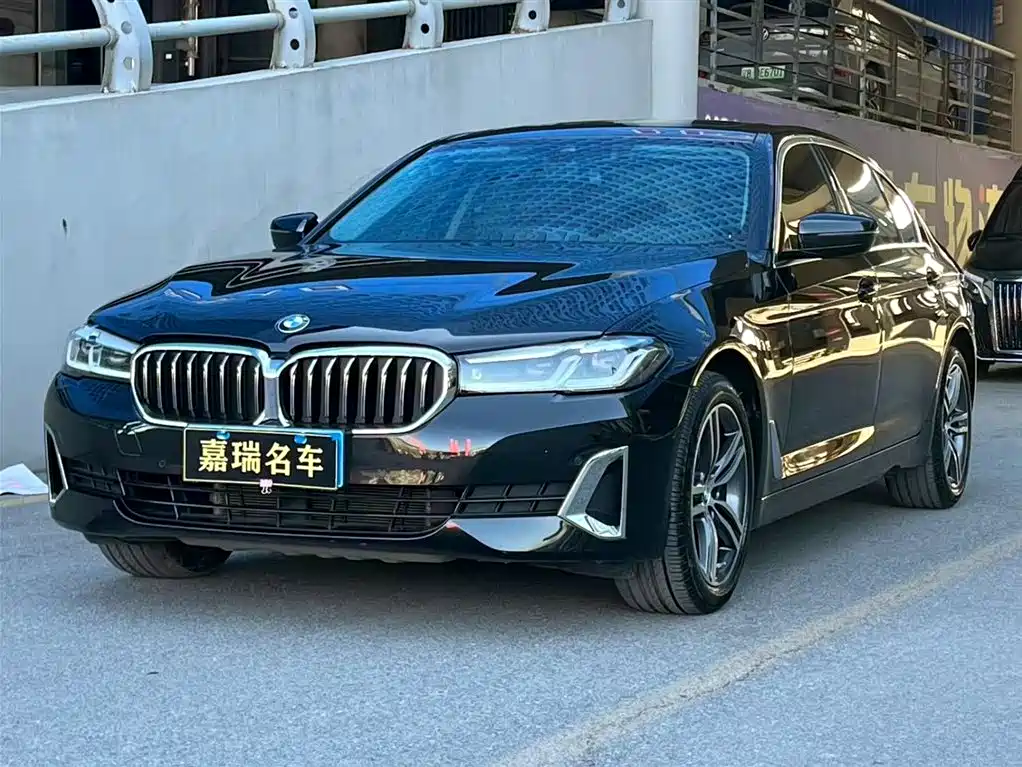 BMW 5 Series 2021 — фото 1