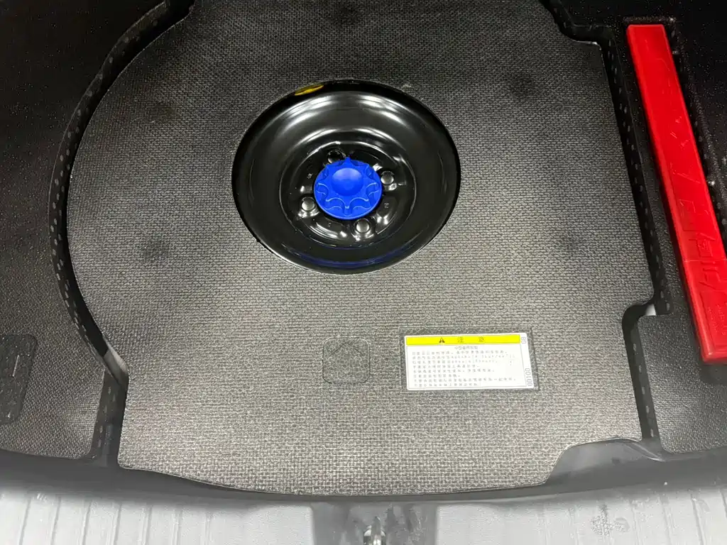 Toyota Yaris L 2022 — фото 22