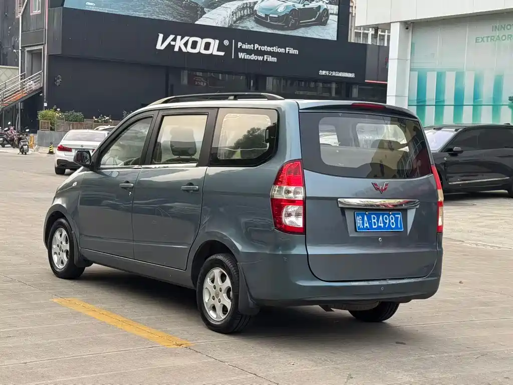 Wuling Hongguang 2014 — фото 7