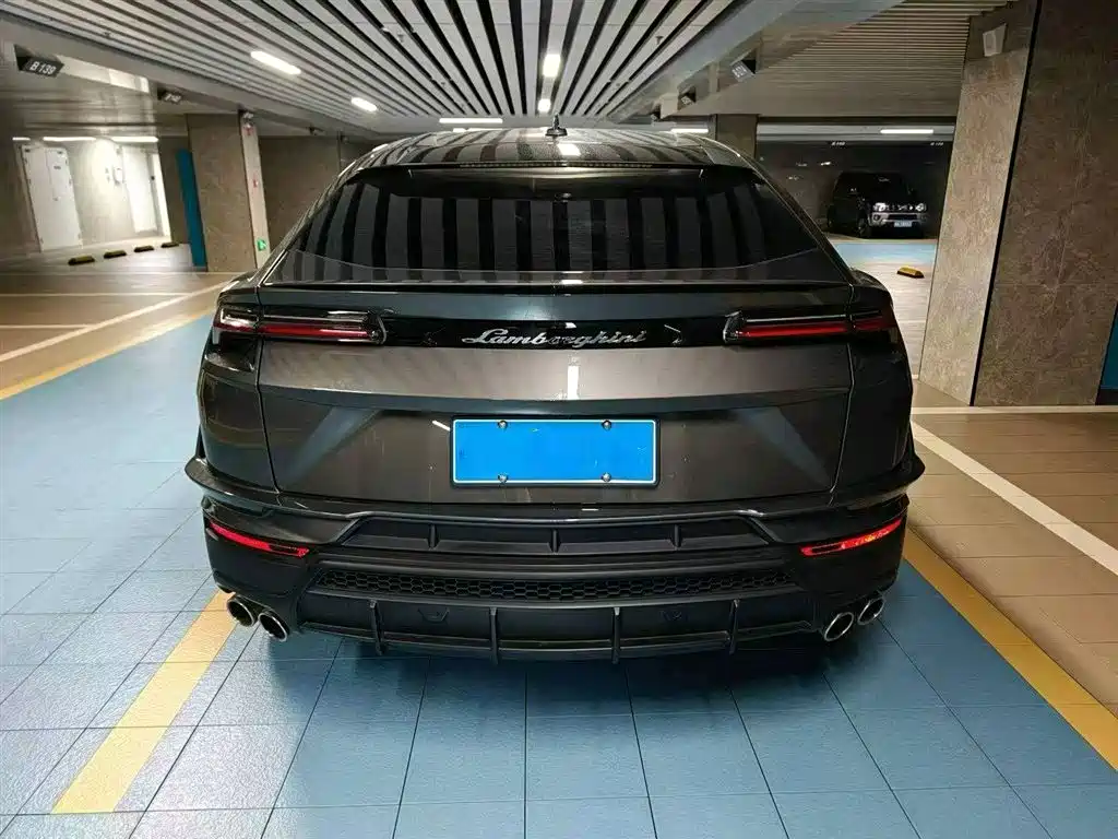 Lamborghini Urus 2024