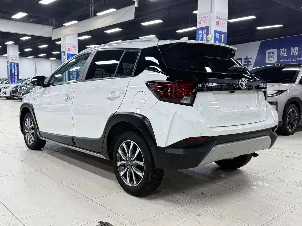 Toyota Yaris L 2022