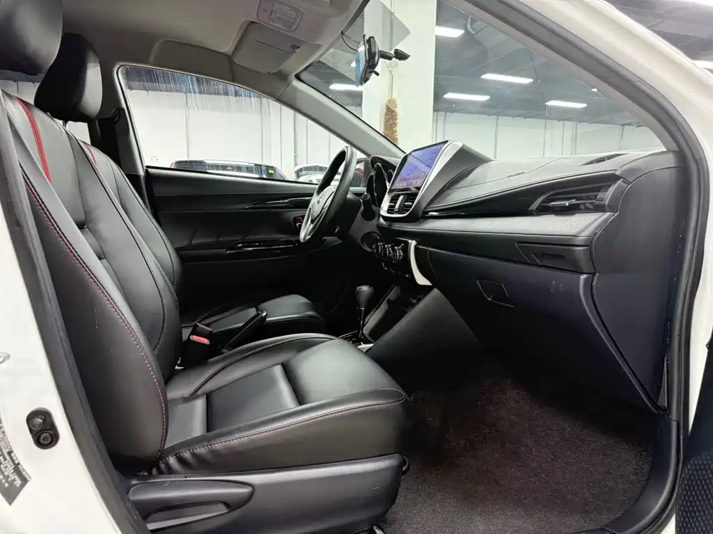 Toyota Yaris L 2022 — фото 19
