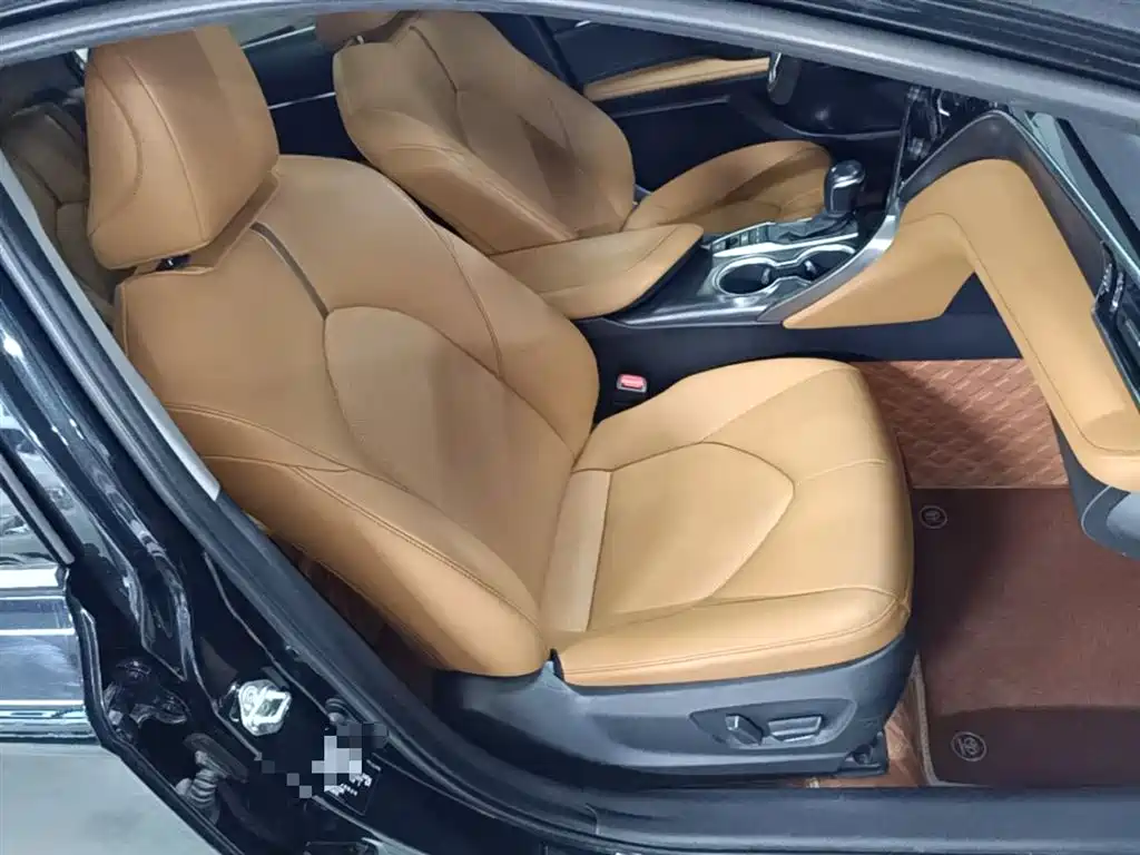Toyota Camry 2022 — фото 25