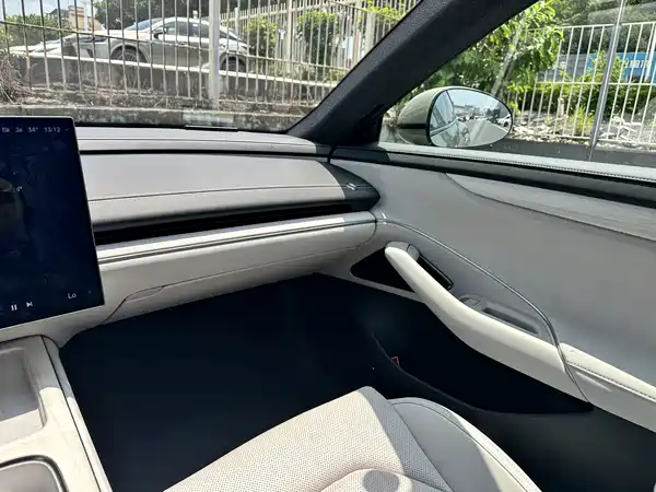 Xiaomi SU7 2025