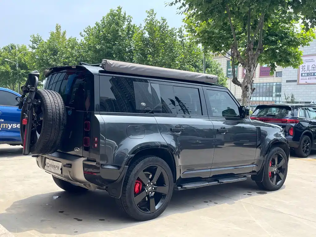 Land Rover Defender 2022