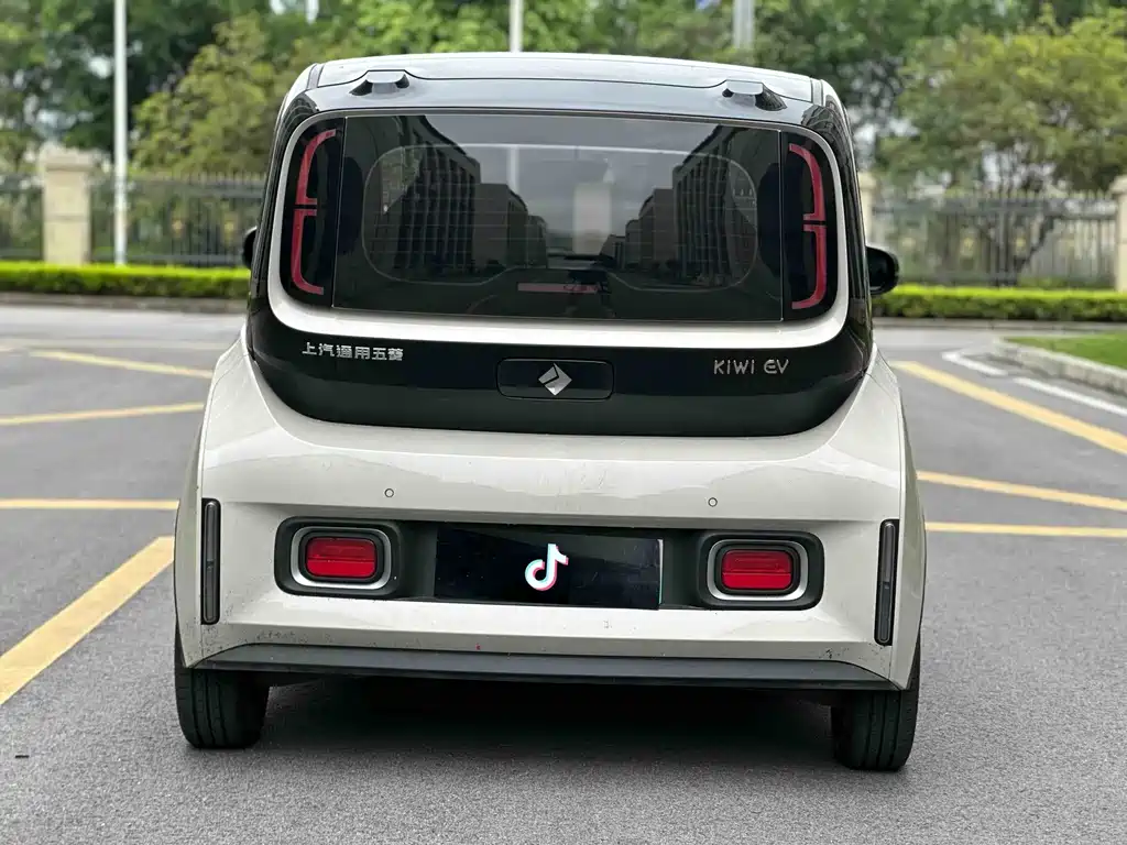 Baojun KiWi EV 2022 — фото 2