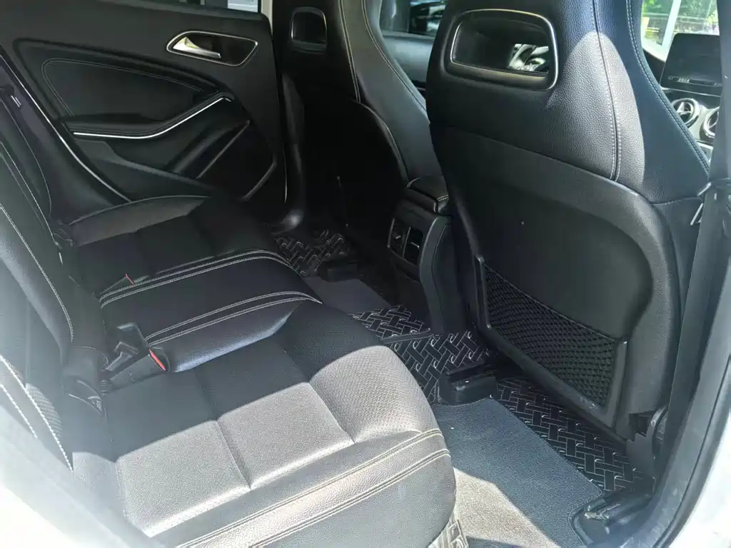 Mercedes-Benz GLA 2018 — фото 12