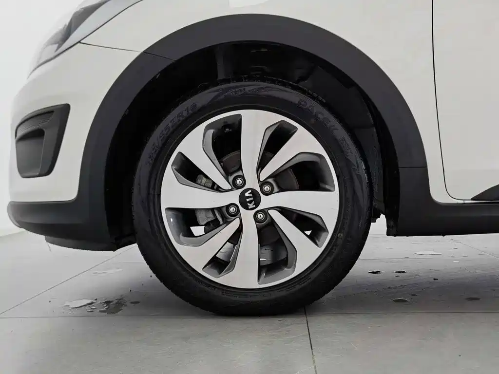 Kia KX Cross 2018 — фото 17