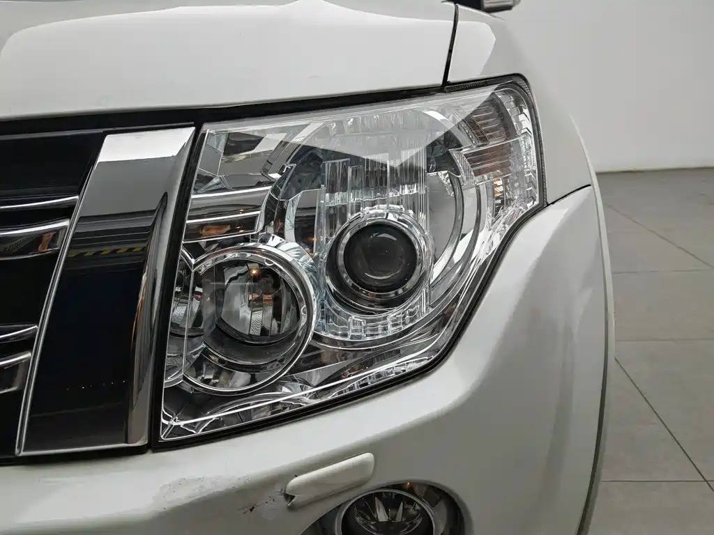 Mitsubishi Pajero 2014