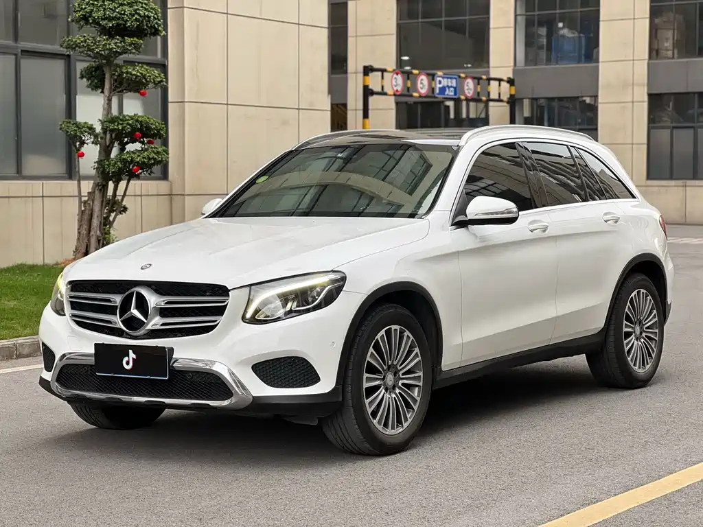 Mercedes-Benz GLC 2017 — фото 1
