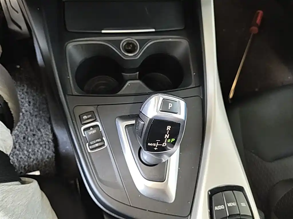 BMW 1 Series 2018 — фото 14