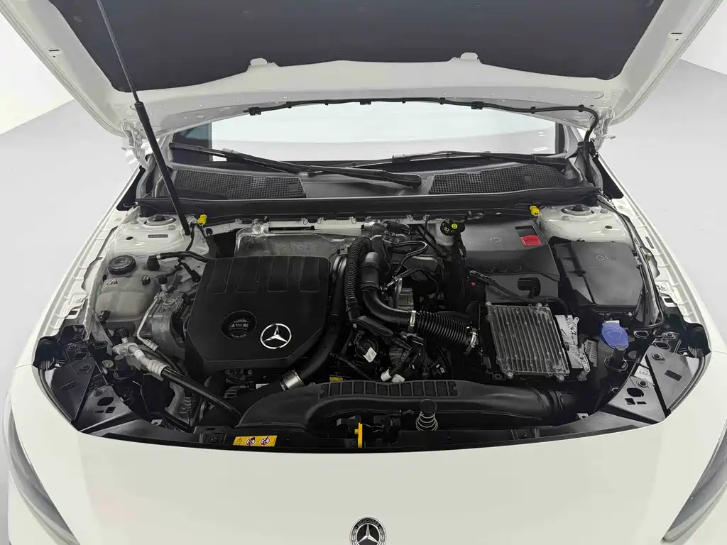 Mercedes-Benz A-Class 2024 — фото 16