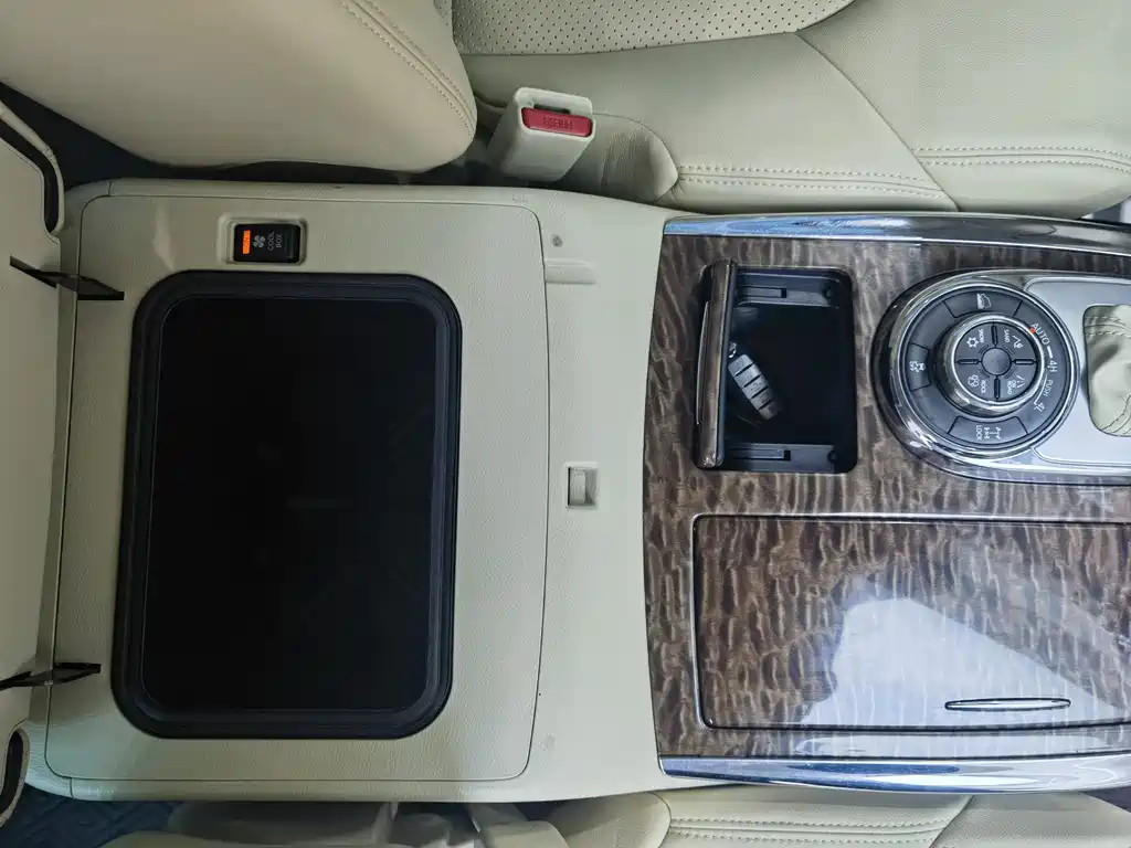 Nissan Patrol 2018 — фото 11
