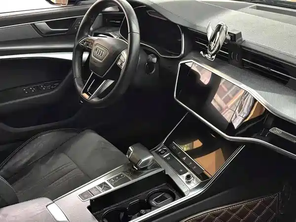 Audi A6L 2021