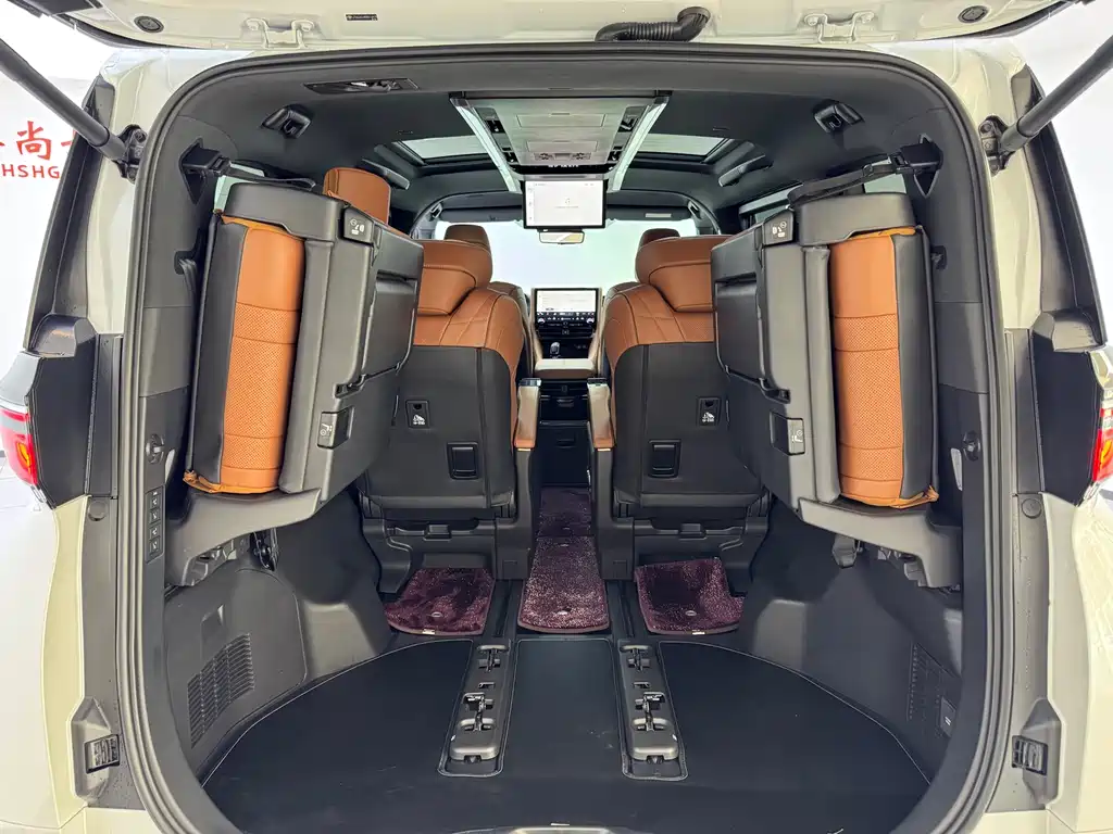 Toyota Vellfire 2024 — фото 10