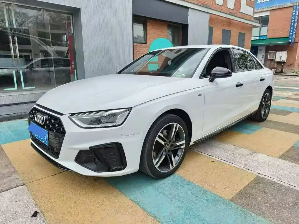 Audi A4L 2023 — фото 1