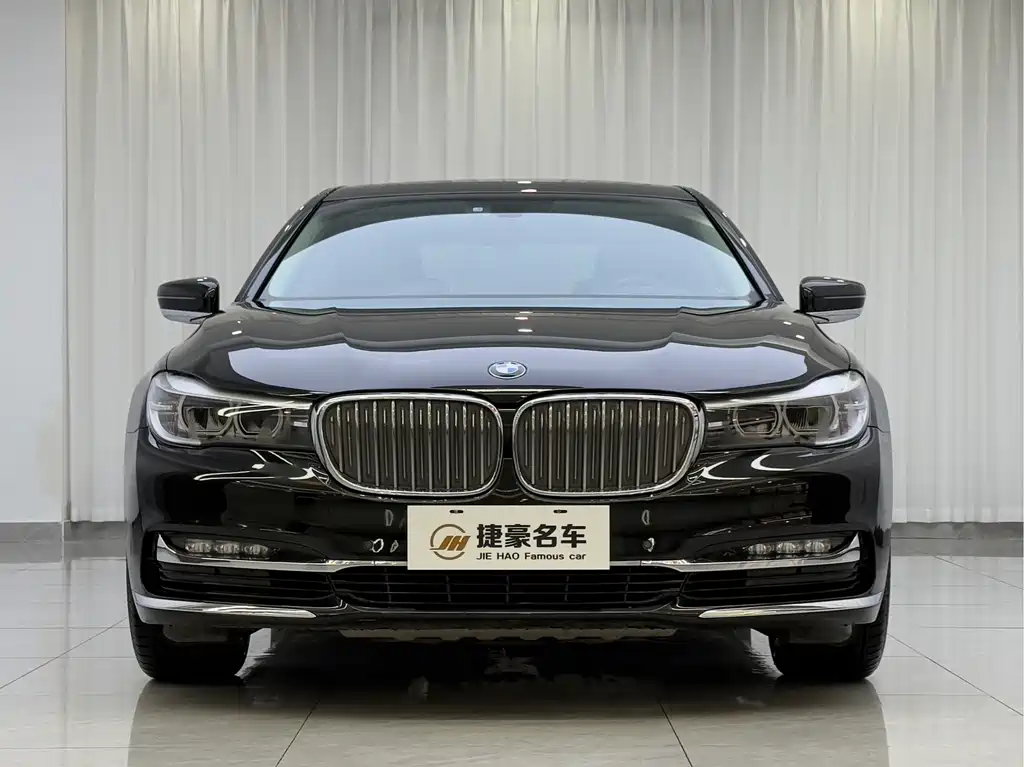 BMW 7 Series 2018 — фото 2