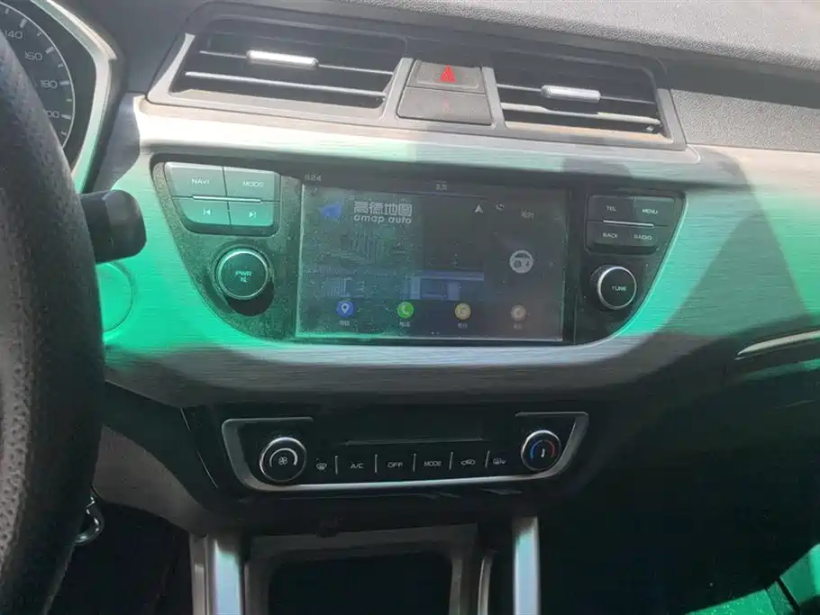 Geely Vision X3 2019 — фото 13