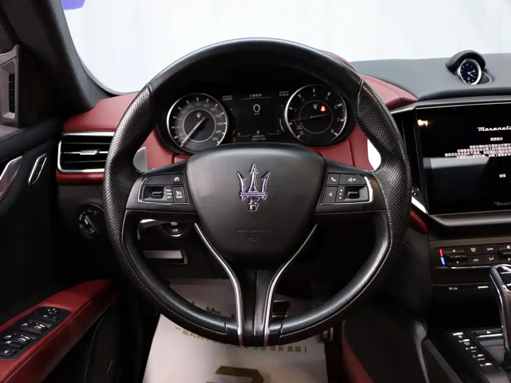 Maserati Ghibli 2024 — фото 13