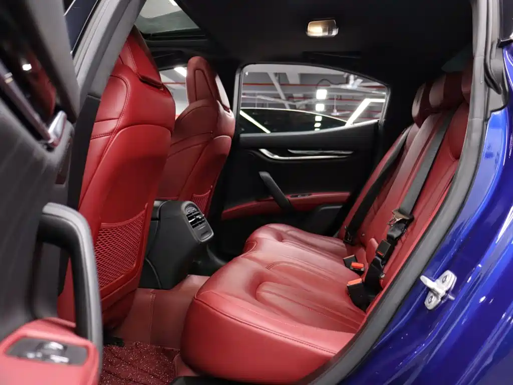 Maserati Ghibli 2024 — фото 19