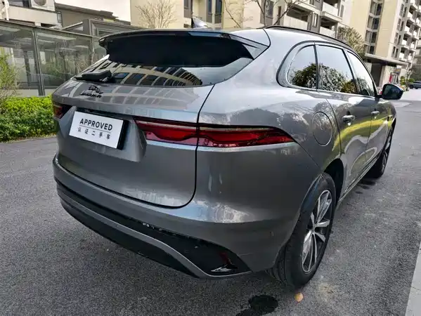 Jaguar F-PACE 2025