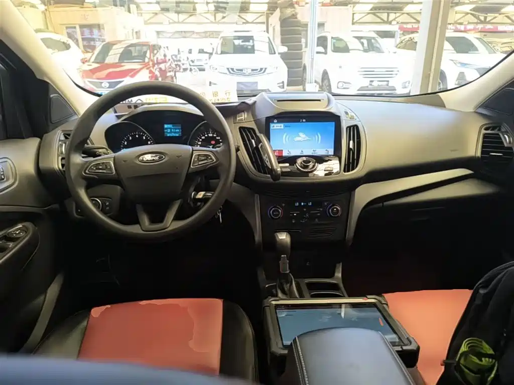 Ford Kuga 2017 — фото 10
