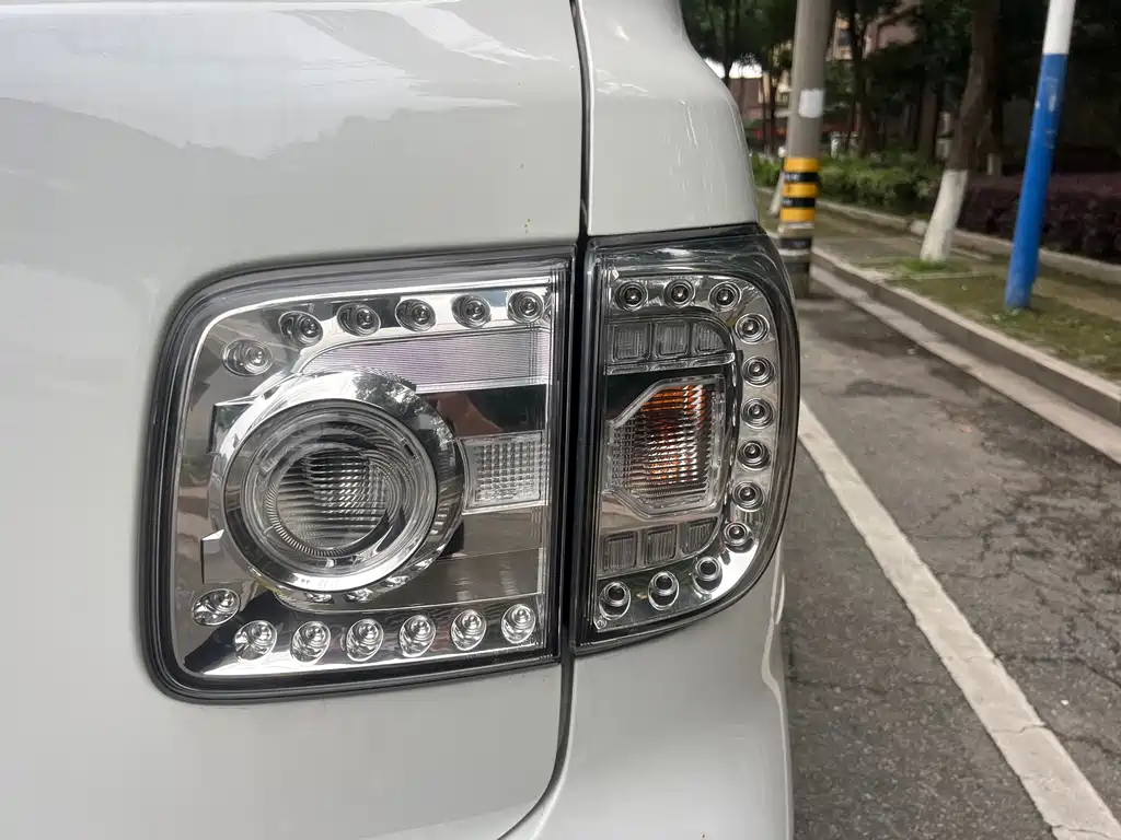 Nissan Patrol 2018 — фото 12
