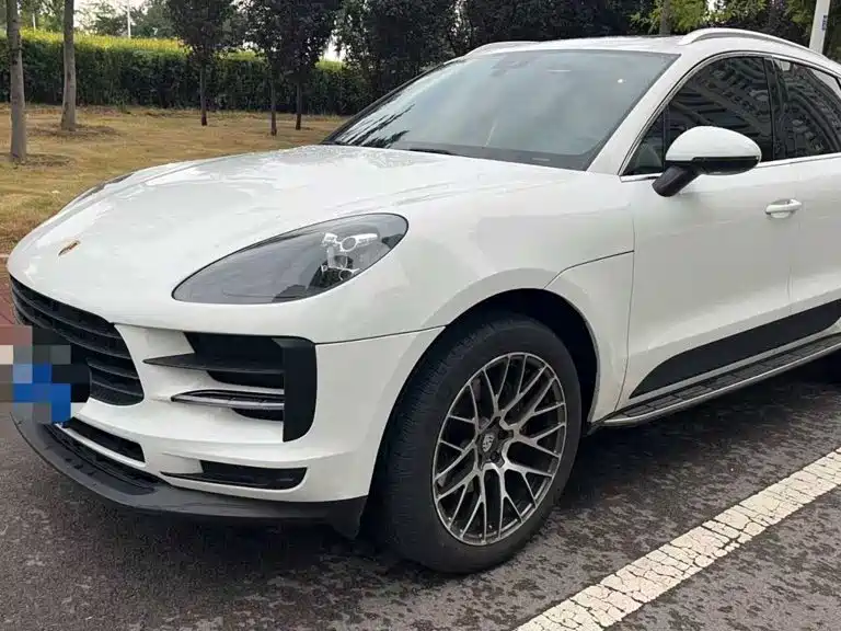 Porsche Macan 2020 — фото 1