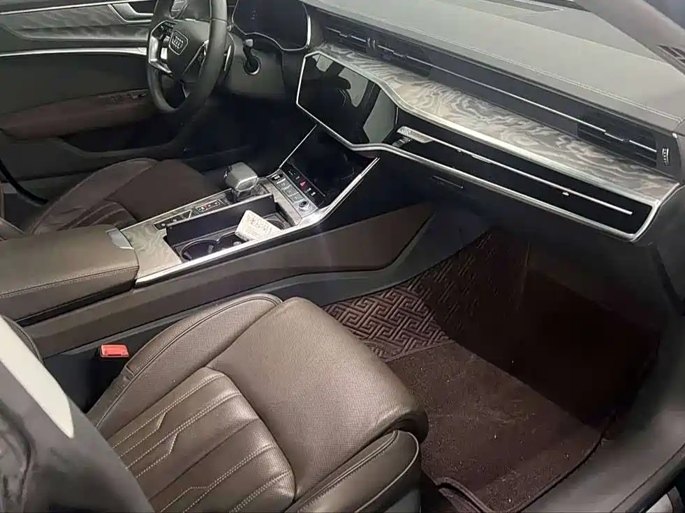 Audi A7L 2022
