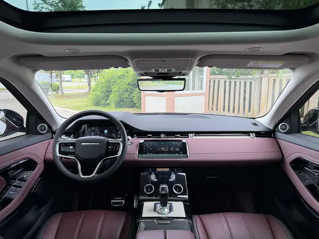 Land Rover Evoque 2023 — фото 4