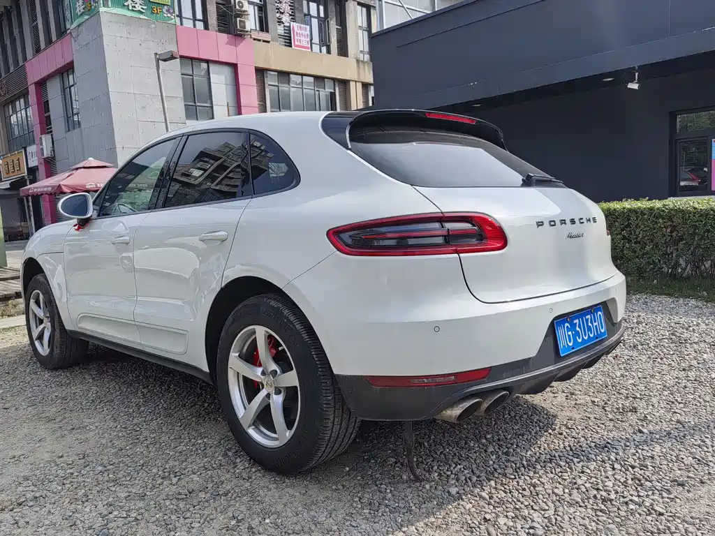Porsche Macan 2017 — фото 15