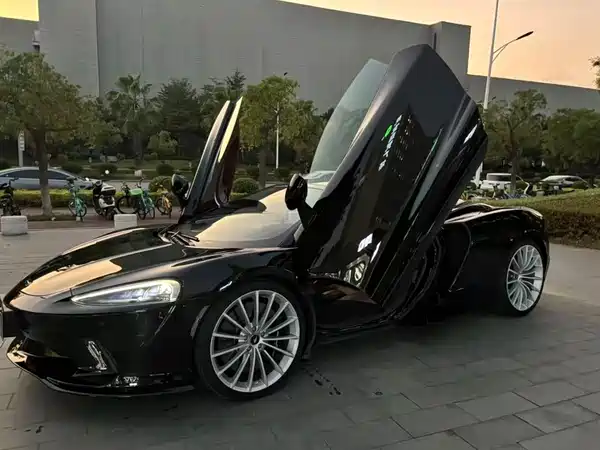 McLaren GT 2023