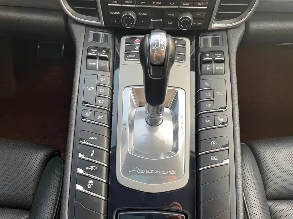 Porsche Panamera 2016 — фото 19