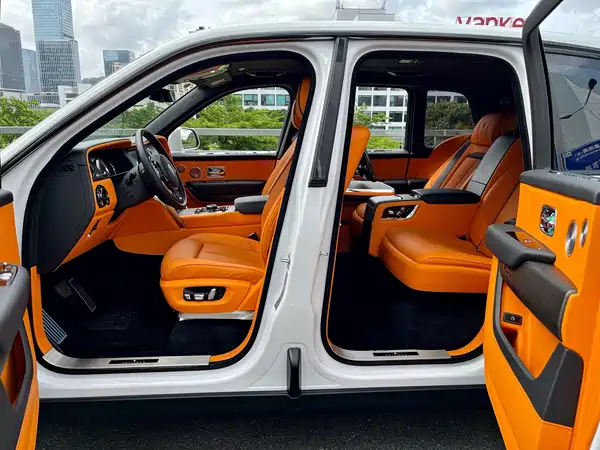Rolls-Royce Cullinan 2021