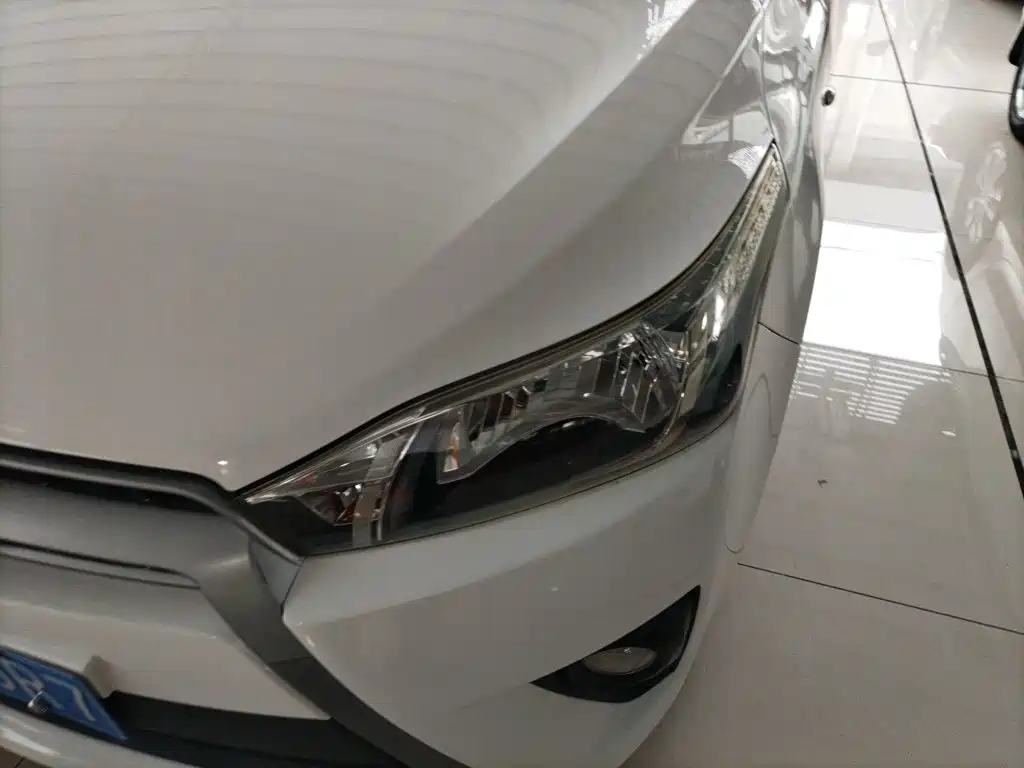 Toyota Yaris L 2015 — фото 24