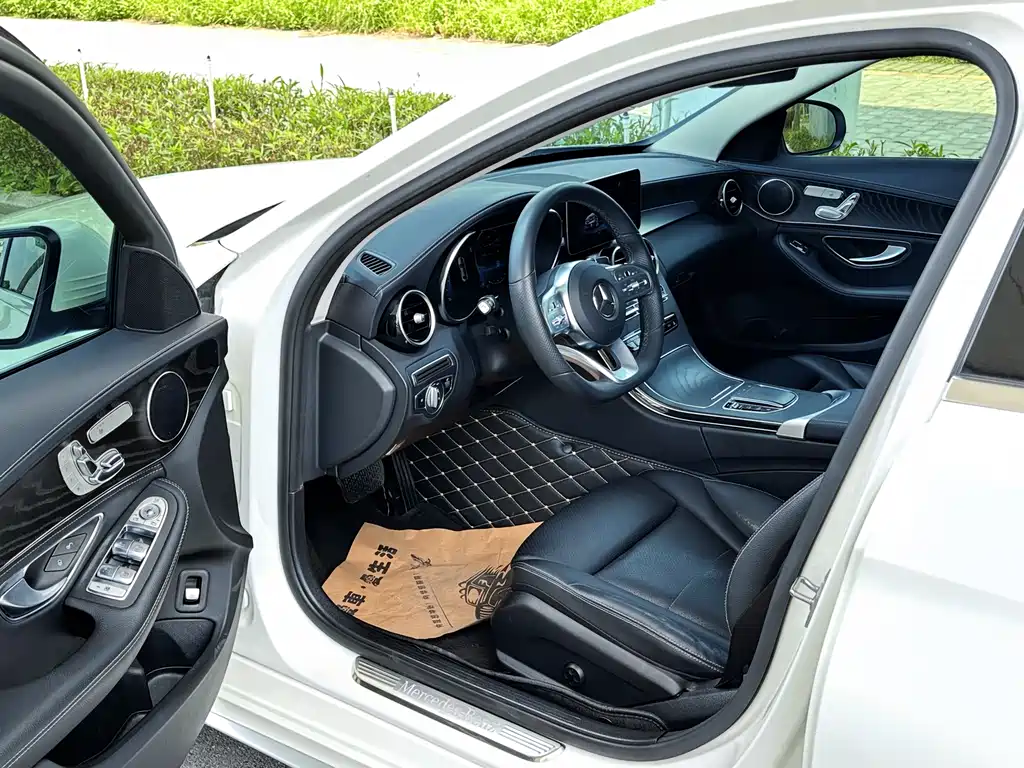 Mercedes-Benz C-Class 2020 — фото 34