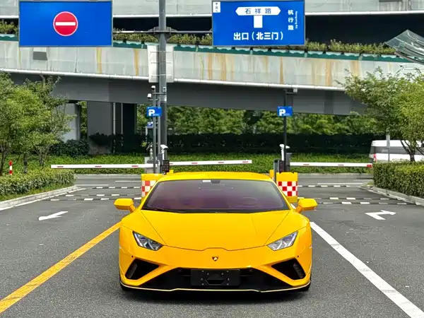 Lamborghini Huracan 2023