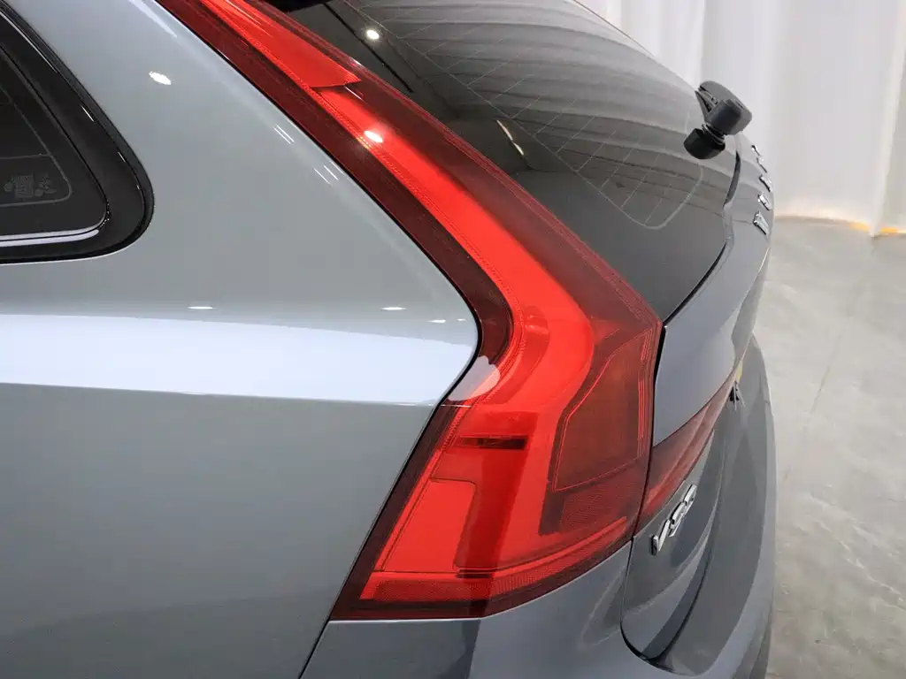Volvo V90 2019 — фото 10