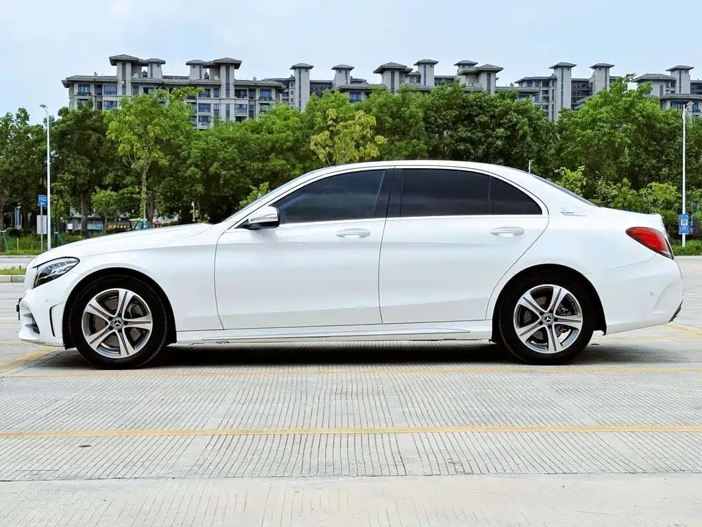 Mercedes-Benz C-Class 2020 — фото 20