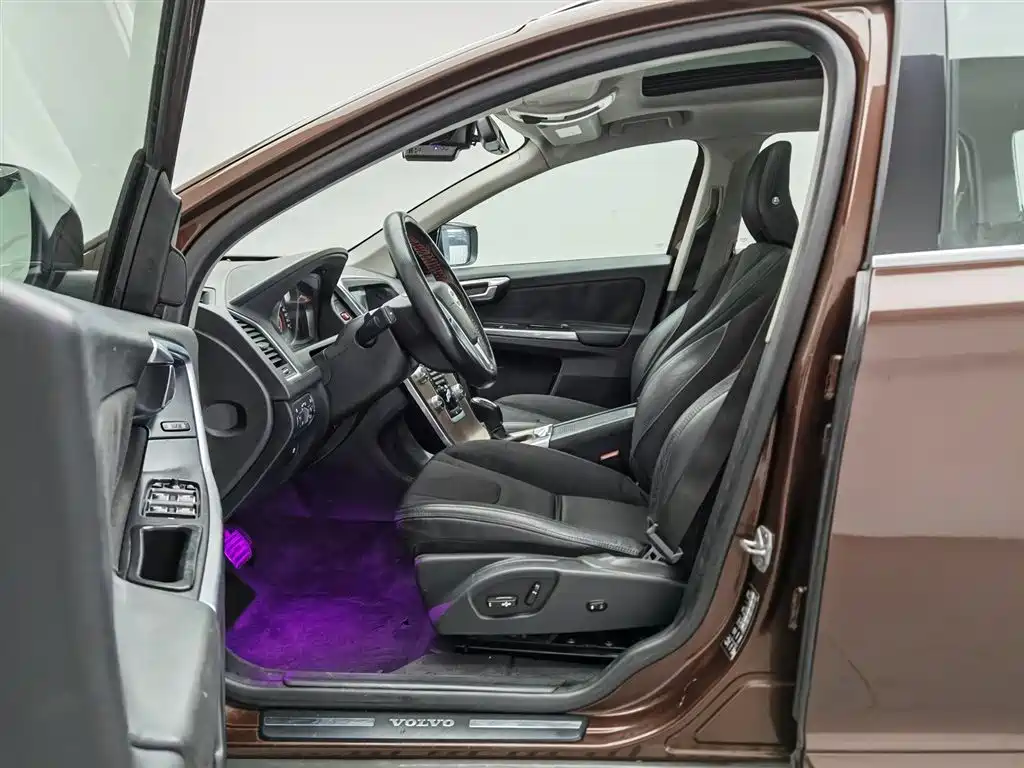 Volvo XC60 2016 — фото 10