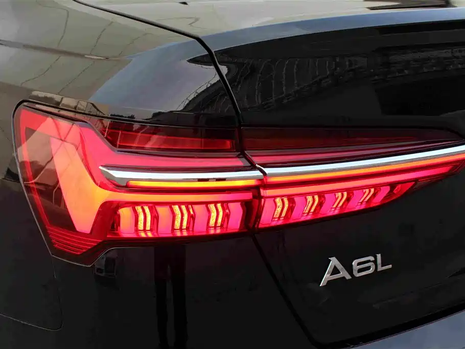 Audi A6L New Energy 2021 — фото 13
