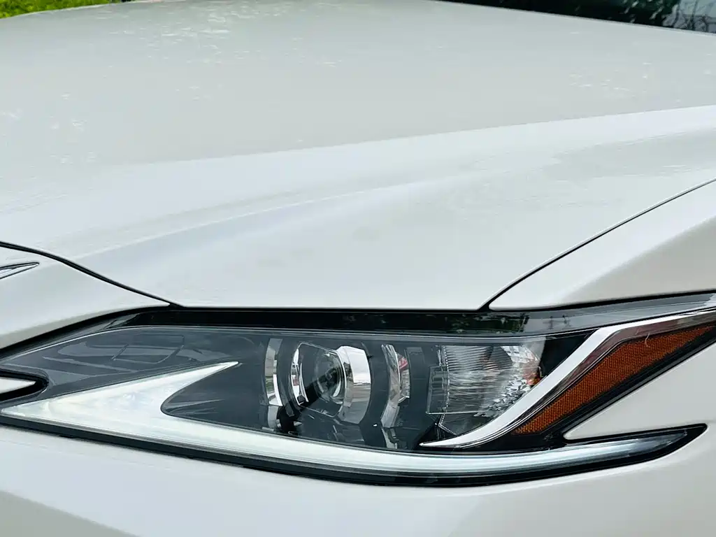 Lexus ES 2023 — фото 10