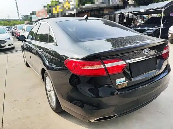 Ford Taurus 2018