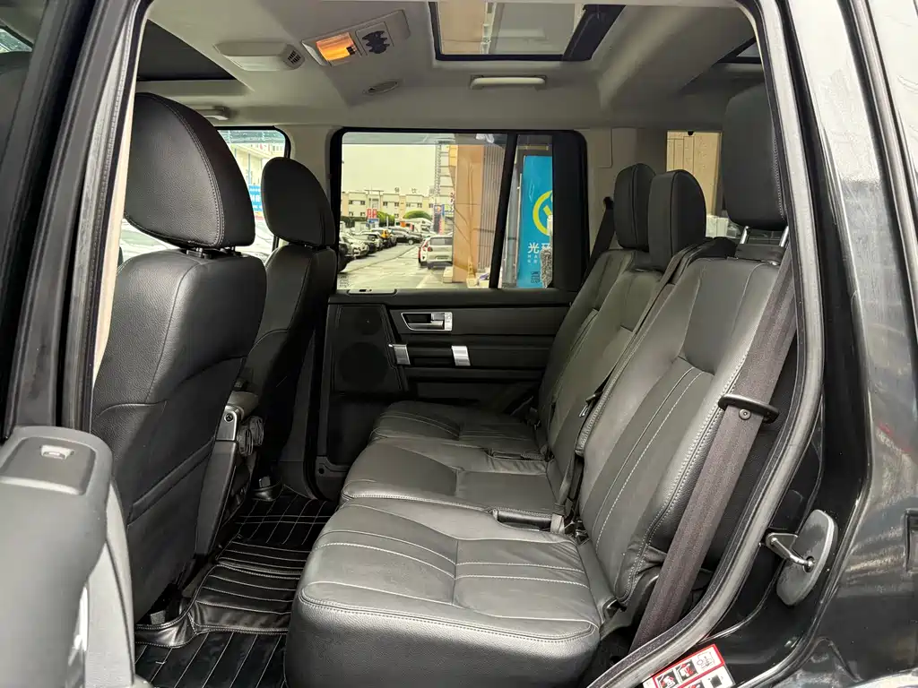 Land Rover Discovery 2014 — фото 13