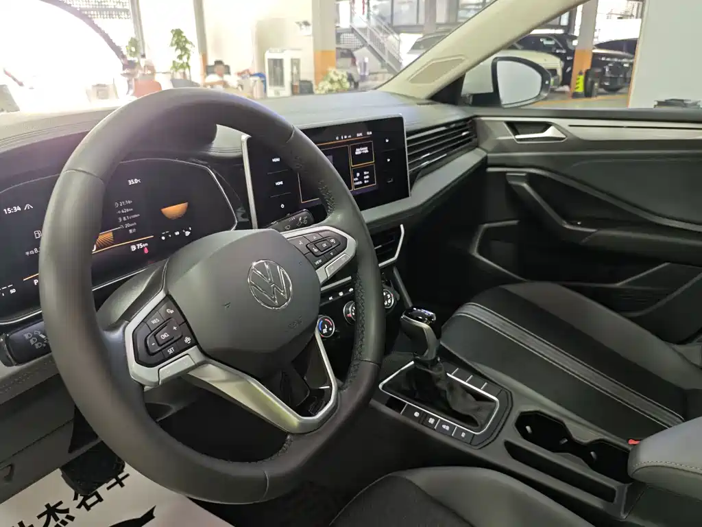 Volkswagen Sagitar 2024