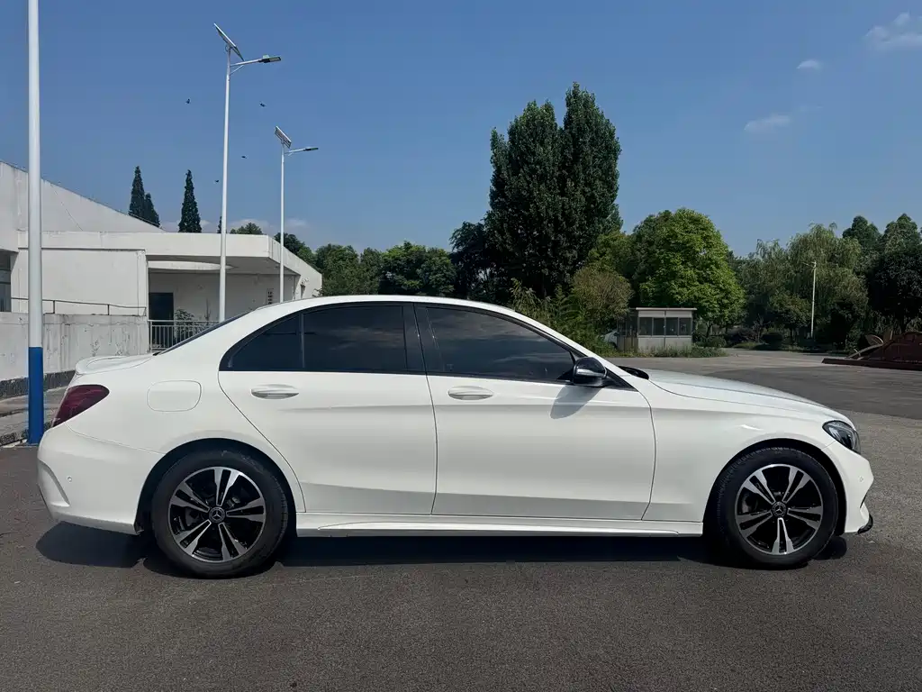 Mercedes-Benz C-Class 2018 — фото 8