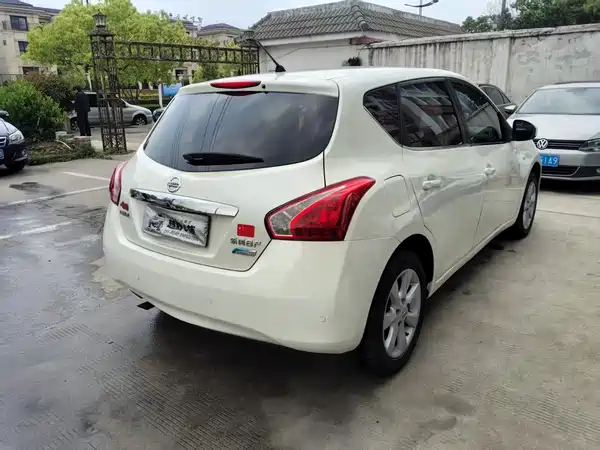 Nissan Tiida 2011
