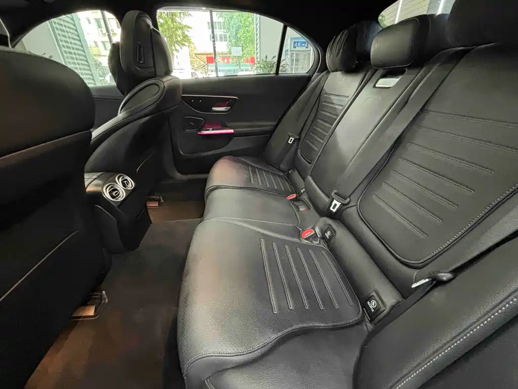 Mercedes-Benz C-Class 2023 — фото 6